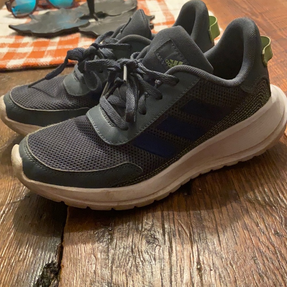 Boys adidas shoes size 2.5
